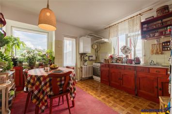 Apartament 5 camere de vanzare BRASOVUL VECHI - Brasov anunturi imobiliare Brasov