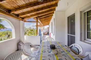 Casă două nivele 121,22 mp, la 80 m de Paralia Karianis anunturi imobiliare Grecia