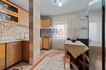 Apartament 3 camere mari, 75 mp, etaj 1, zona Favorit anunturi imobiliare Neamt