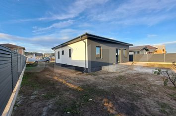 Casă - 4 camere de vanzare SANPETRU - Brasov anunturi imobiliare Brasov