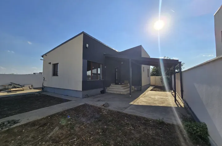 Vanzare casa Tunari strada Castanului nr 32A anunturi imobiliare Bucuresti