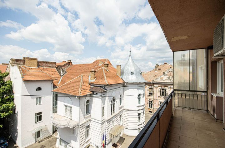 Apartament ultrafinisat cu 2 camere decomandat pe Closca Comision 0 anunturi imobiliare Arad