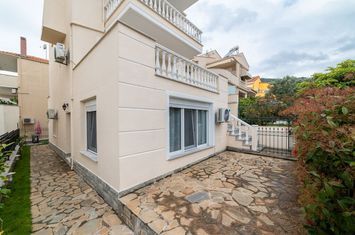 Casă trei niveluri 175 mp în Nea Iraklitsa anunturi imobiliare Grecia