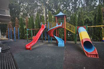 VANZARE 3 CAMERE COMPLEX CU PISCINA-IANCU NICOLAE anunturi imobiliare Bucuresti