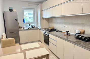 Apartament 3 camere de inchiriat TRACTORUL - Brasov anunturi imobiliare Brasov