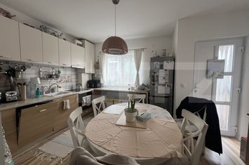 Casă - 3 camere de vanzare LIVEZENI - Mures anunturi imobiliare Mures