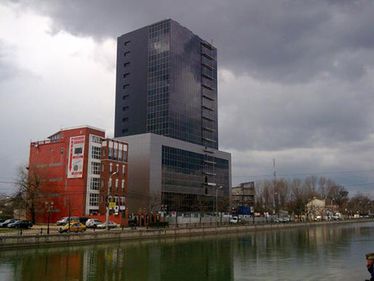 Primaria Capitalei permite langa sediu o alta constructie