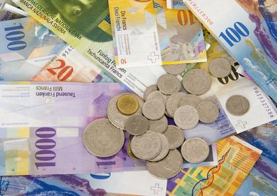 Francul elveţian a încheiat prima săptămână de scăderi consecutive. Se ieftinesc creditele?