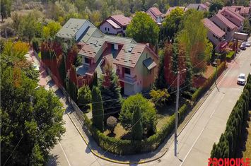 Vilă - 5 camere de vanzare CENTRAL - Bacau anunturi imobiliare Bacau