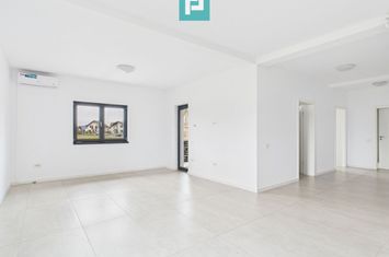 Apartament cu 2 camere, terasă generoasă – Moșnița anunturi imobiliare Timis
