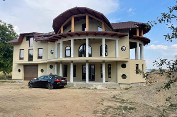 Vilă - 10 camere de vanzare SUCEAVA - Suceava anunturi imobiliare Suceava