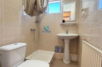 Apartament 3 camere de vanzare FLORILOR - Brasov anunturi imobiliare Brasov