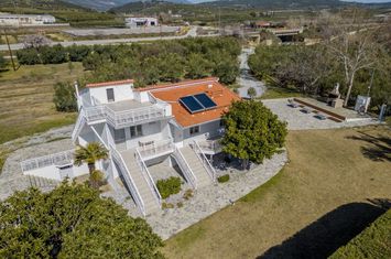 Casă pe 2 nivele cu teren 5.700 mp, Paralia Orfaniou anunturi imobiliare Grecia