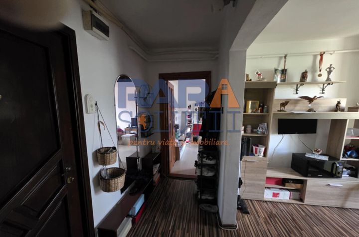 2 camere decomandat, Str. Mihai Eminescu anunturi imobiliare Neamt