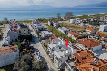 Mezonetă nouă 93 mp, Paralia Ofriniou, 100 m de mare anunturi imobiliare Grecia
