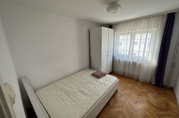 Apartament 3 camere de inchiriat RADAUTI - Suceava anunturi imobiliare Suceava