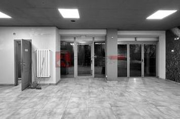 SPATIU COMERCIAL 78 MP | VITRINA 9 MP | EXPUNERE STRADALA anunturi imobiliare Brasov