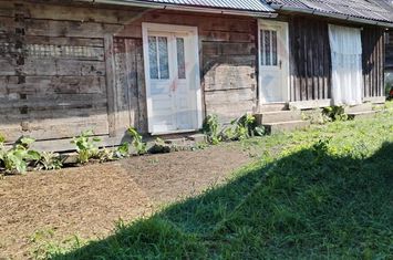Casa traditionala si teren in s.f de 712 mp, Com. Șieu, langa biserica anunturi imobiliare Maramures