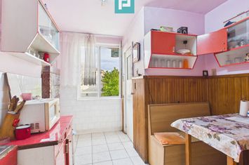 Apartament cu 3 camere zonă centrala în Lipova anunturi imobiliare Arad