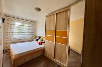 Apartament 3 camere de vanzare ASTRA - Brasov anunturi imobiliare Brasov