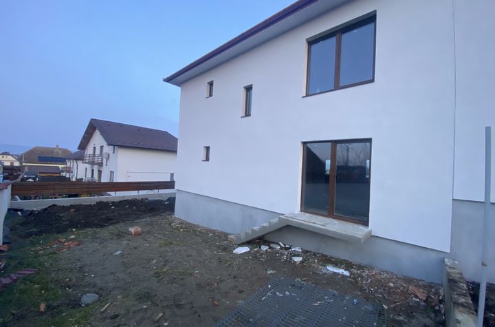 Casă - 4 camere de vanzare SURA MICA - Sibiu anunturi imobiliare Sibiu