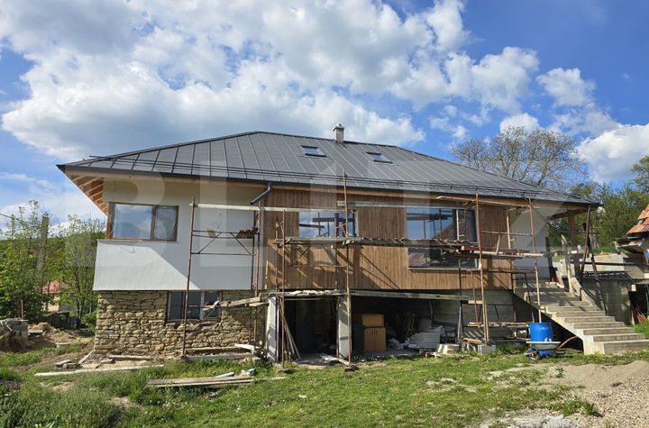 Vilă - 4 camere de vanzare VALCELE - Cluj anunturi imobiliare Cluj