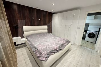 Apartament 4 camere de vanzare BOTOSANI - Botosani anunturi imobiliare Botosani