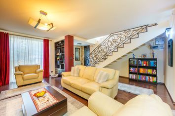 Vilă cu mansardă la cheie Grădiște anunturi imobiliare Arad