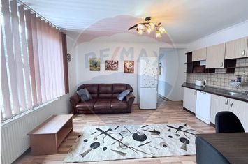 Apartament spațios-3 camere-la curte în Turnișor anunturi imobiliare Sibiu