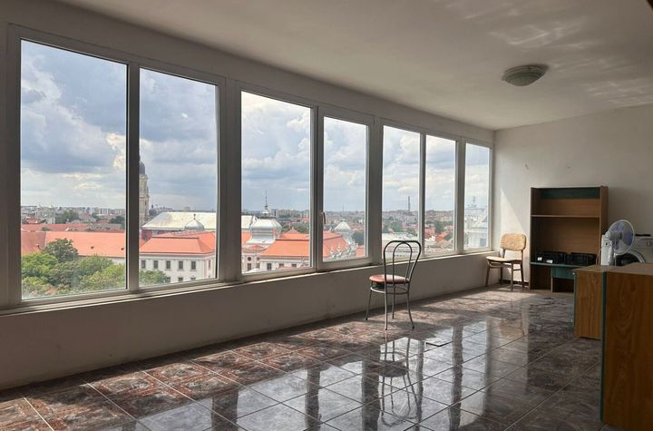 Apartament cu 4 camere de vanzare pe Bld Magheru din Oradea anunturi imobiliare Bihor