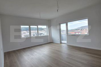 Apartament 3 camere de vanzare BACIU - Cluj anunturi imobiliare Cluj