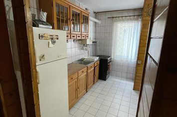 Apartament 4 camere de vanzare 1 DECEMBRIE 1918 - Mures anunturi imobiliare Mures