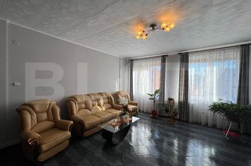Casă - 10 camere de vanzare SATU MARE - Satu Mare anunturi imobiliare Satu Mare