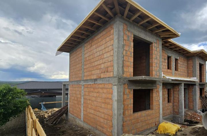 Vilă - 4 camere de vanzare LUNCA CETATUII - Iasi anunturi imobiliare Iasi