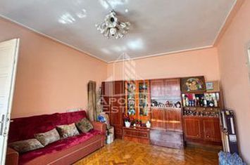 Apartament cu 2 camere la curte comuna in anunturi imobiliare Timis