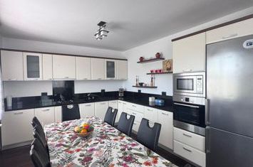 Casă - 5 camere de vanzare RADAUTI - Suceava anunturi imobiliare Suceava