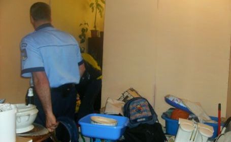 Executorii judecătoreşti scot zeci de case la licitaţie, dar n-au clienţi