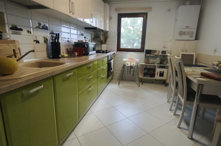 Apartament 3 camere de vanzare RADAUTI - Suceava anunturi imobiliare Suceava