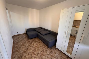 Garsoniera 18mp 8/10 7 minute metrou anunturi imobiliare Bucuresti