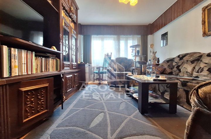 Apartament cu 4 camere, 120mp construiti, Aurel Vlaicu anunturi imobiliare Arad