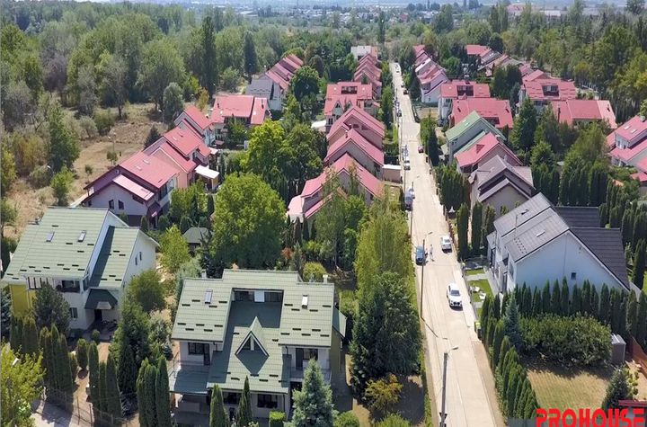 Vilă - 5 camere de vanzare CENTRAL - Bacau anunturi imobiliare Bacau