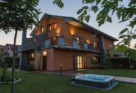 600.000 €, Vilă