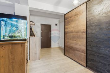 De vânzare Apartament cu 3 camere 83 mp Complex Iris 0% comision anunturi imobiliare Iasi