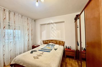 Apartament 3 camere, 2 bai, decomandat, etaj intermediar, lift, Fabric anunturi imobiliare Timis