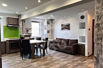 Apartament cu 3 camere de inchiriat pe Bld. Decebal, Oradea anunturi imobiliare Bihor