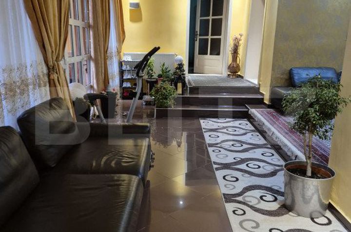 Casă - 11 camere de vanzare CHETANI - Mures anunturi imobiliare Mures