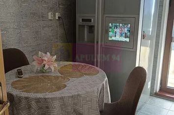 Vanzare apartament cu 3 camere Unirii stradal anunturi imobiliare Bucuresti