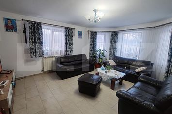 Casă - 4 camere de vanzare STROIESTI - Suceava anunturi imobiliare Suceava