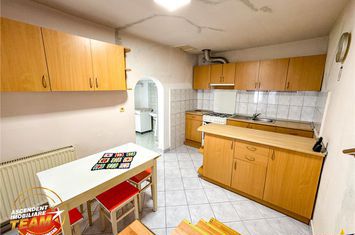 Casă - 3 camere de vanzare CENTRAL - Covasna anunturi imobiliare Covasna