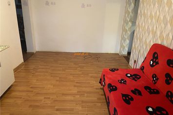 Apartament 4 camere de vanzare SUD - Vrancea anunturi imobiliare Vrancea
